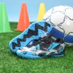 Autumn New Rotating Buckle Football Shoes Children's Outdoor Anti slip Sneaker Professional Competition Training Shoes - Image 4